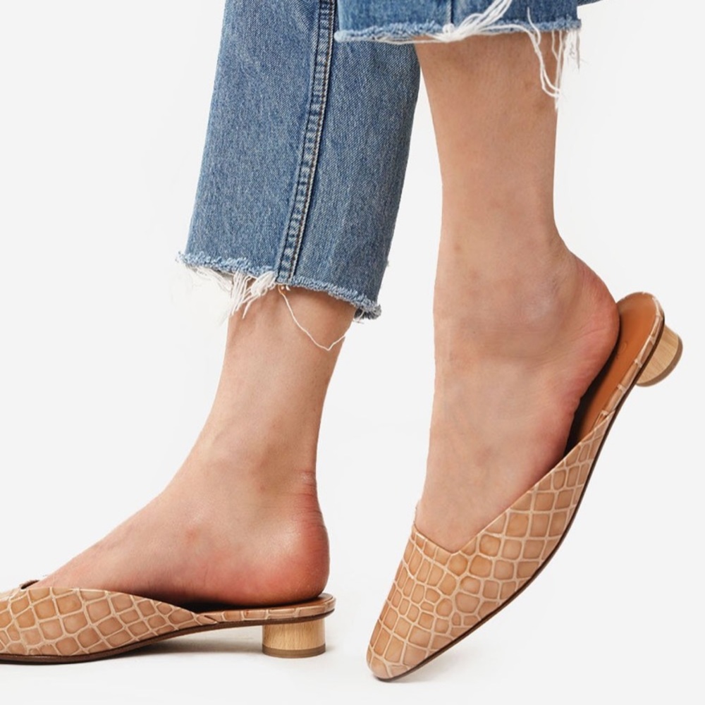 Loq Carmen crocodile-effect mules